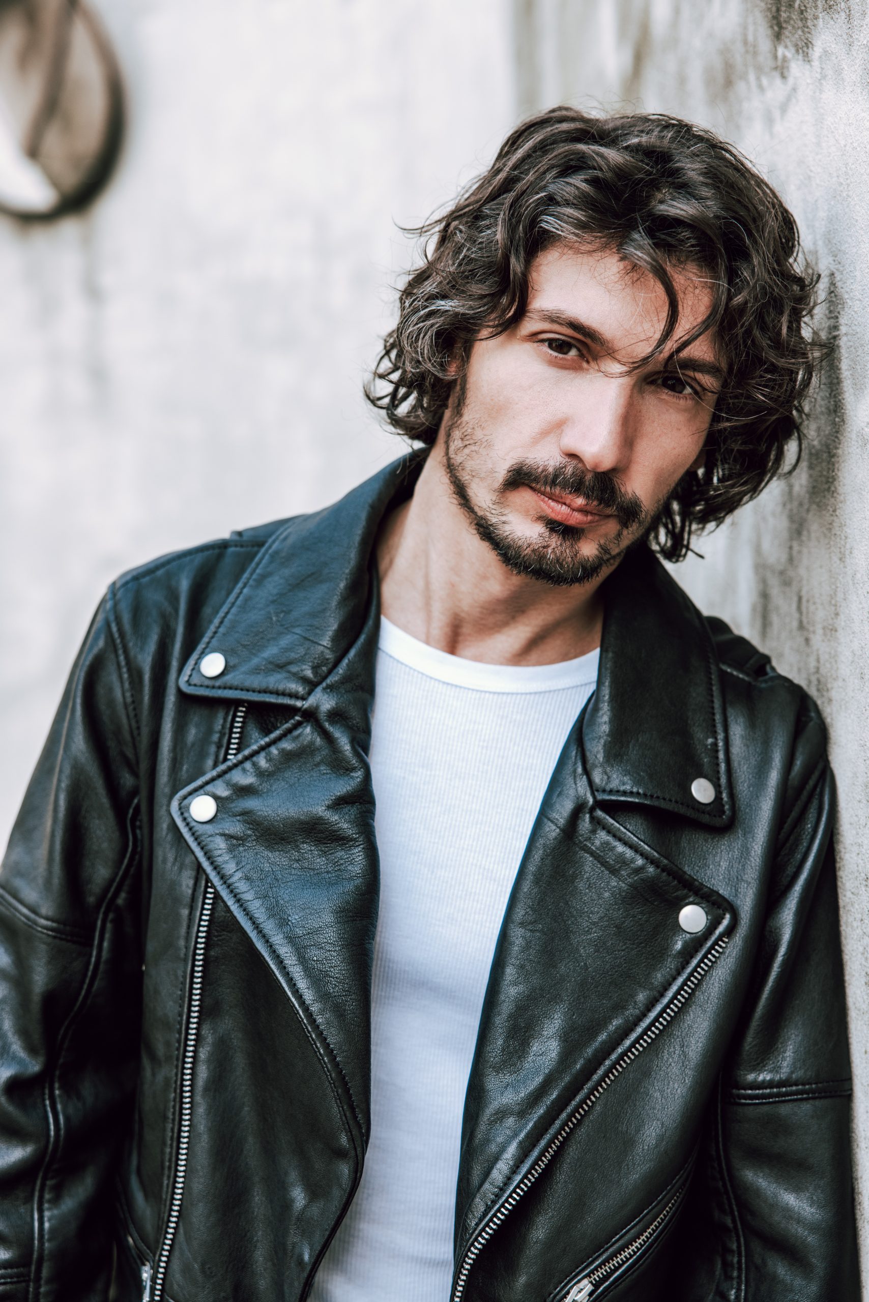 PIERDAVIDE CARONE: Vita da cantautore <br> Video Intervista esclusiva